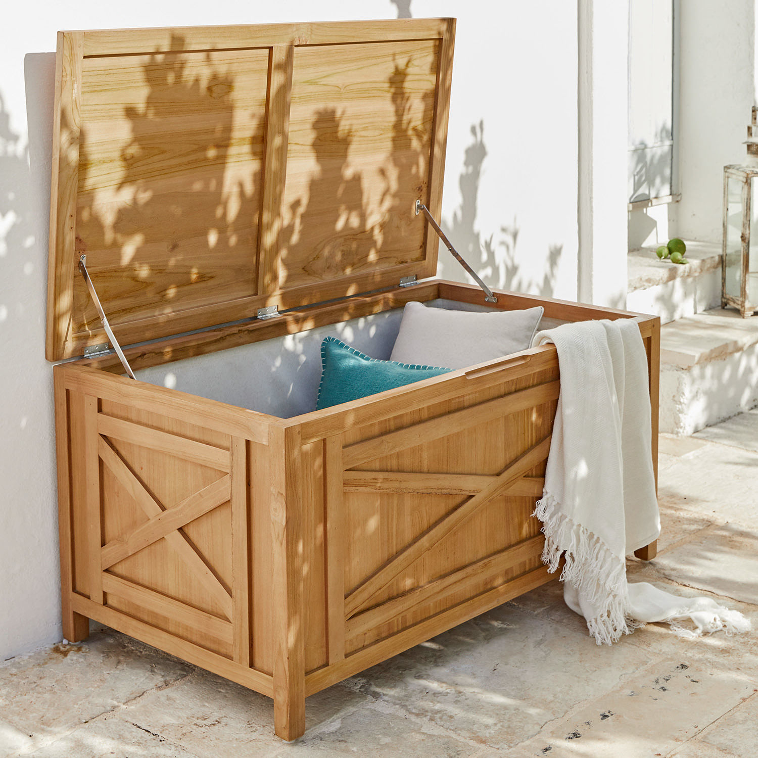 Coffre de rangement pour coussins Cleven