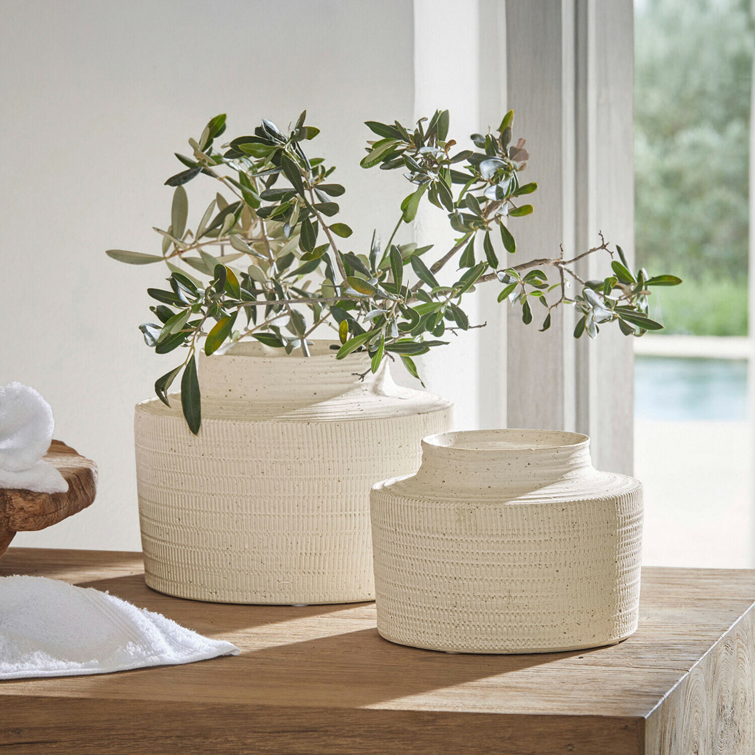 Lot de 2 vases Délavrie