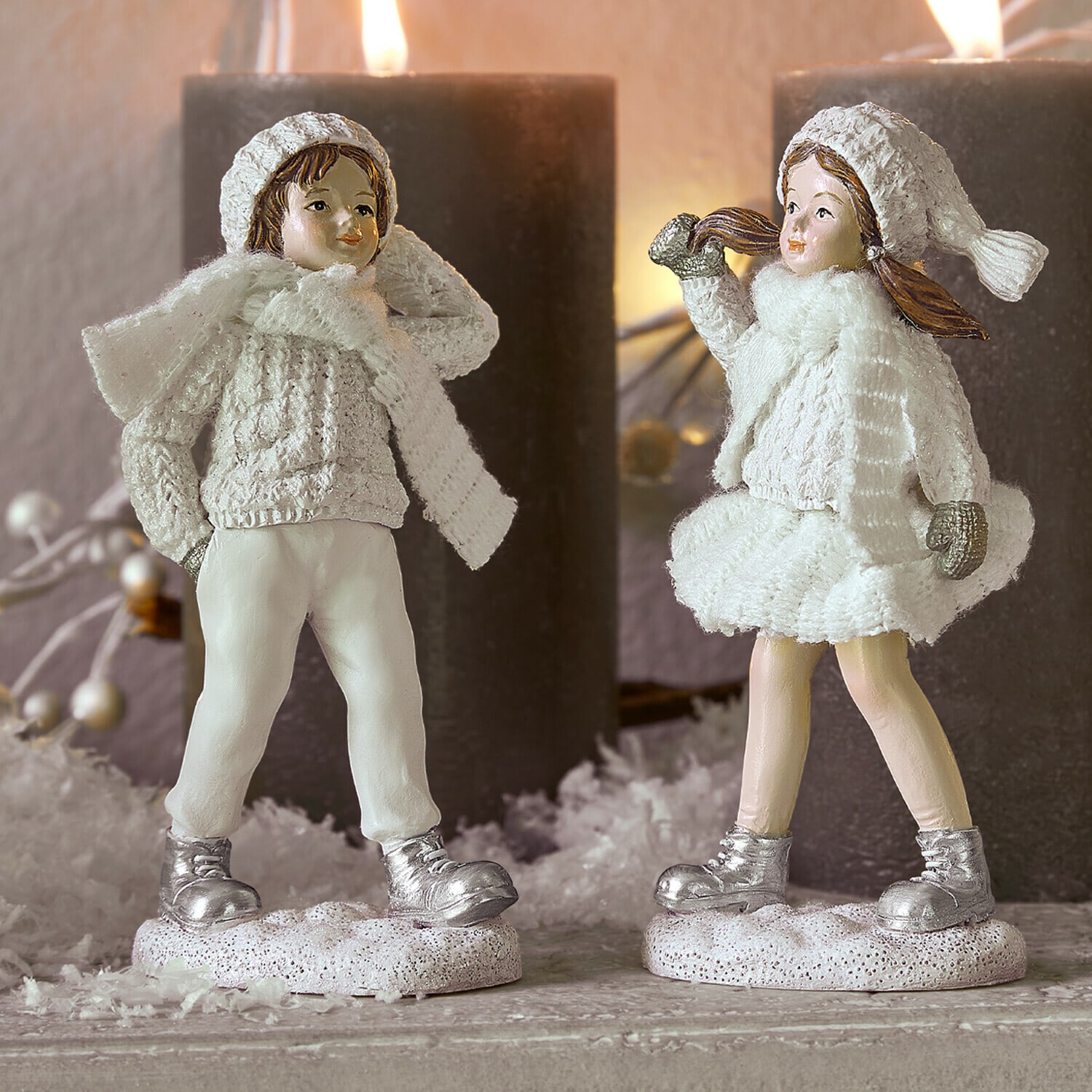 Lot de 2 figurines Gers Figurines d'enfants en pulls blancs et bonnets pour décoration hivernale festive Loberon