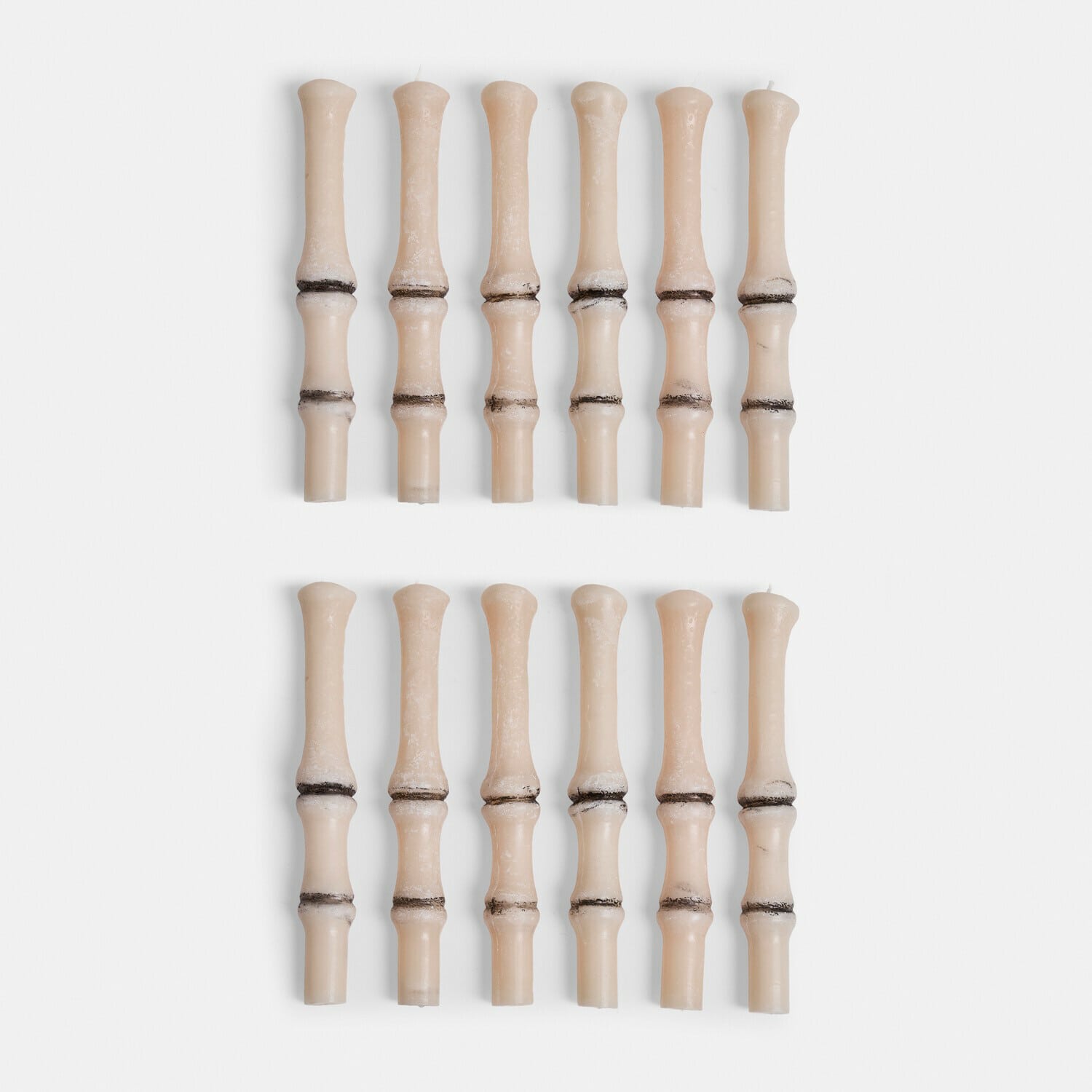 Lot de 12 bougies Saelith Lot de 12 bougies crème avec détails en cire, bougies décoratives pour table et intérieur