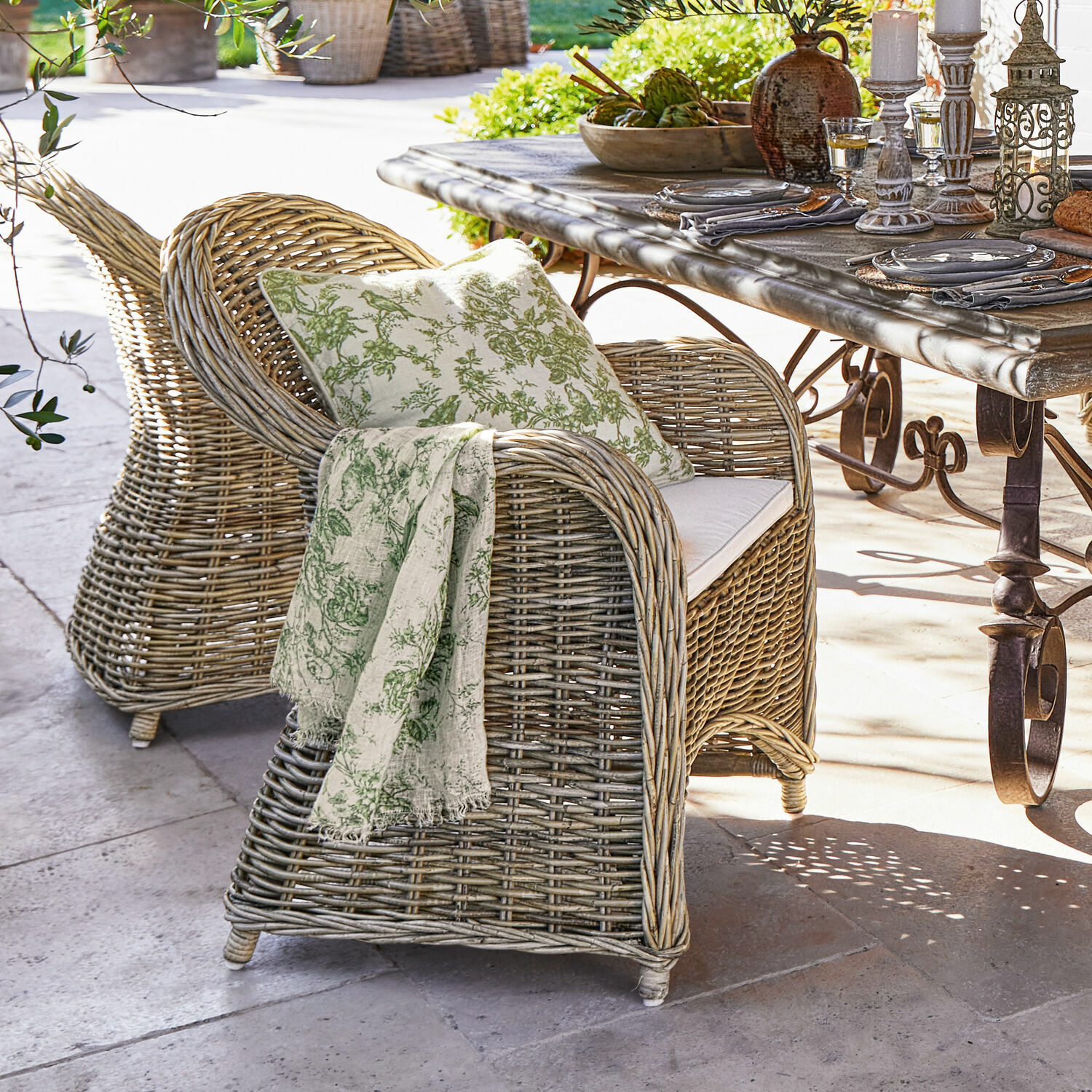 Fauteuil Margate Fauteuil en rotin naturel avec coussin et plaid vert pour terrasse ou jardin extérieur