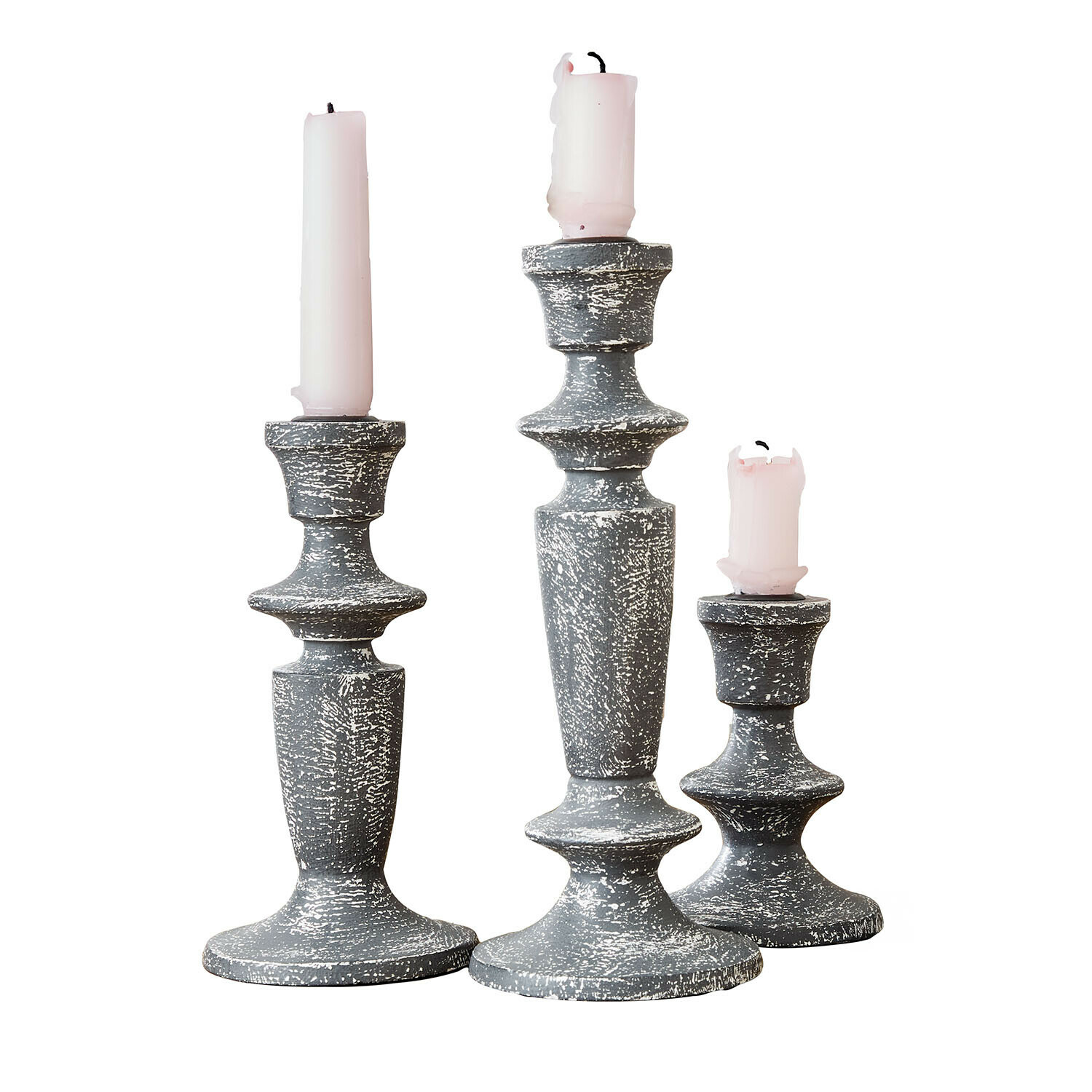 Lot de 3 bougeoirs Ténébrelle Ensemble de trois bougeoirs en bois gris vieilli avec bougies roses pour décoration intérieure