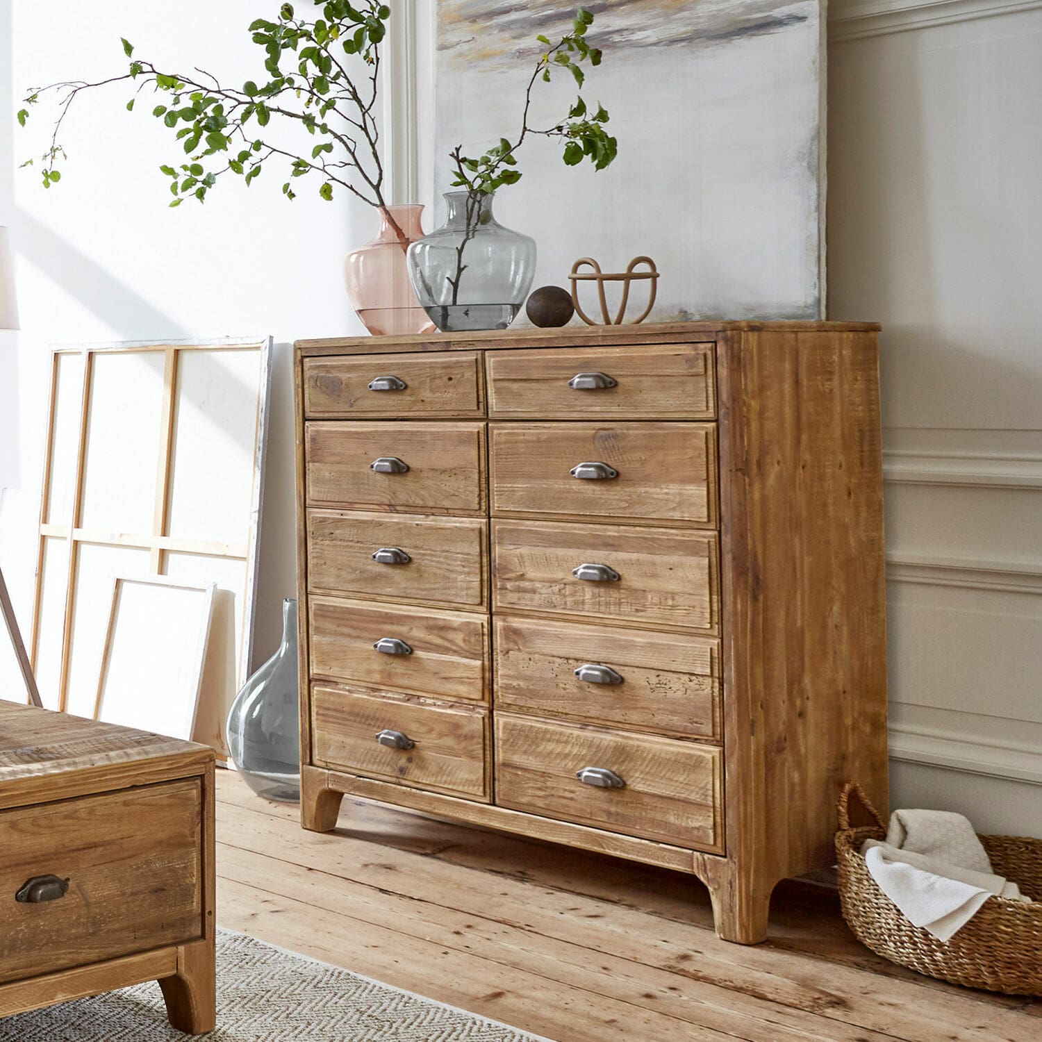 Commode Kerava Commode en bois de manguier naturel avec poignées en métal, meuble de rangement pour salon