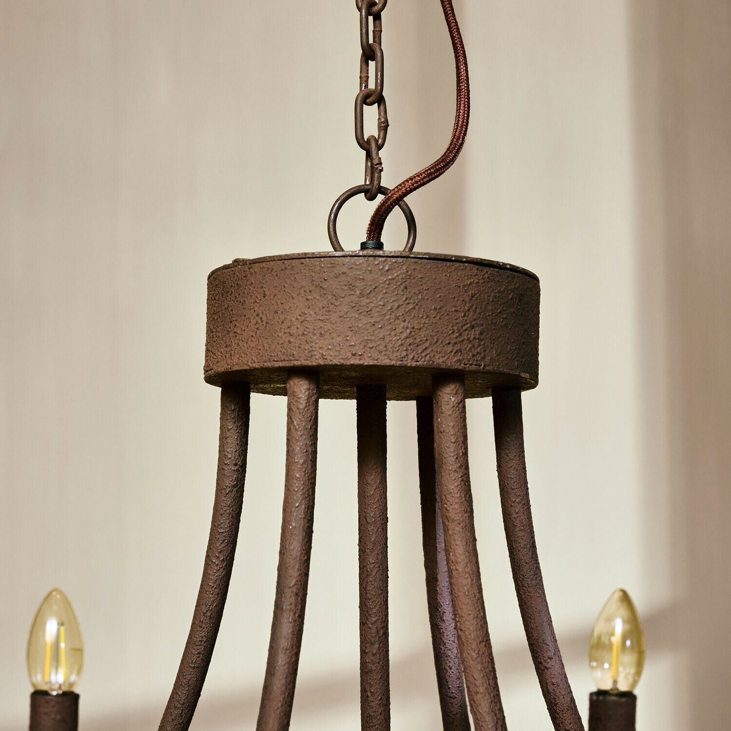 Lustre Montarouse
