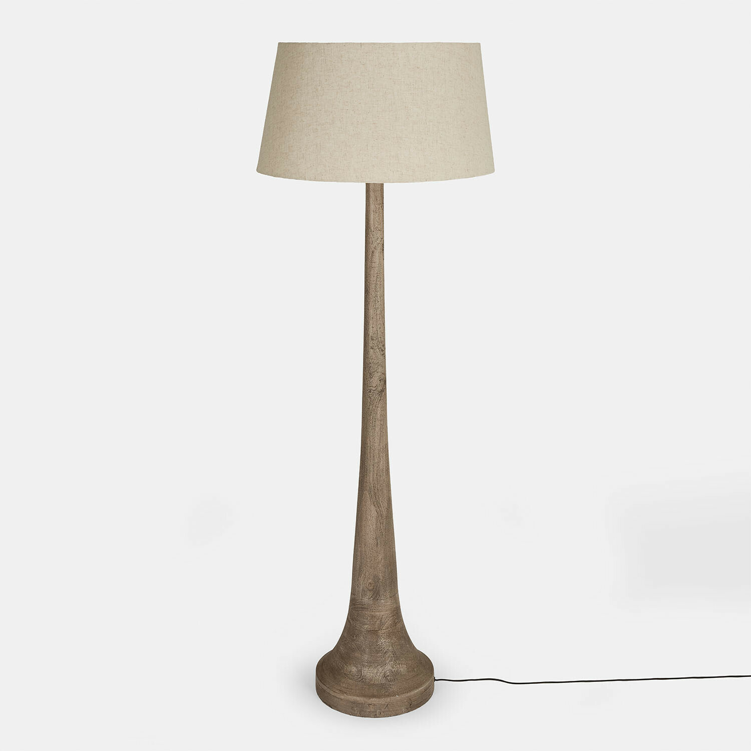 Lampe sur pied Helsfjord Lampadaire en bois avec abat-jour beige, design épuré pour un éclairage d'intérieur moderne