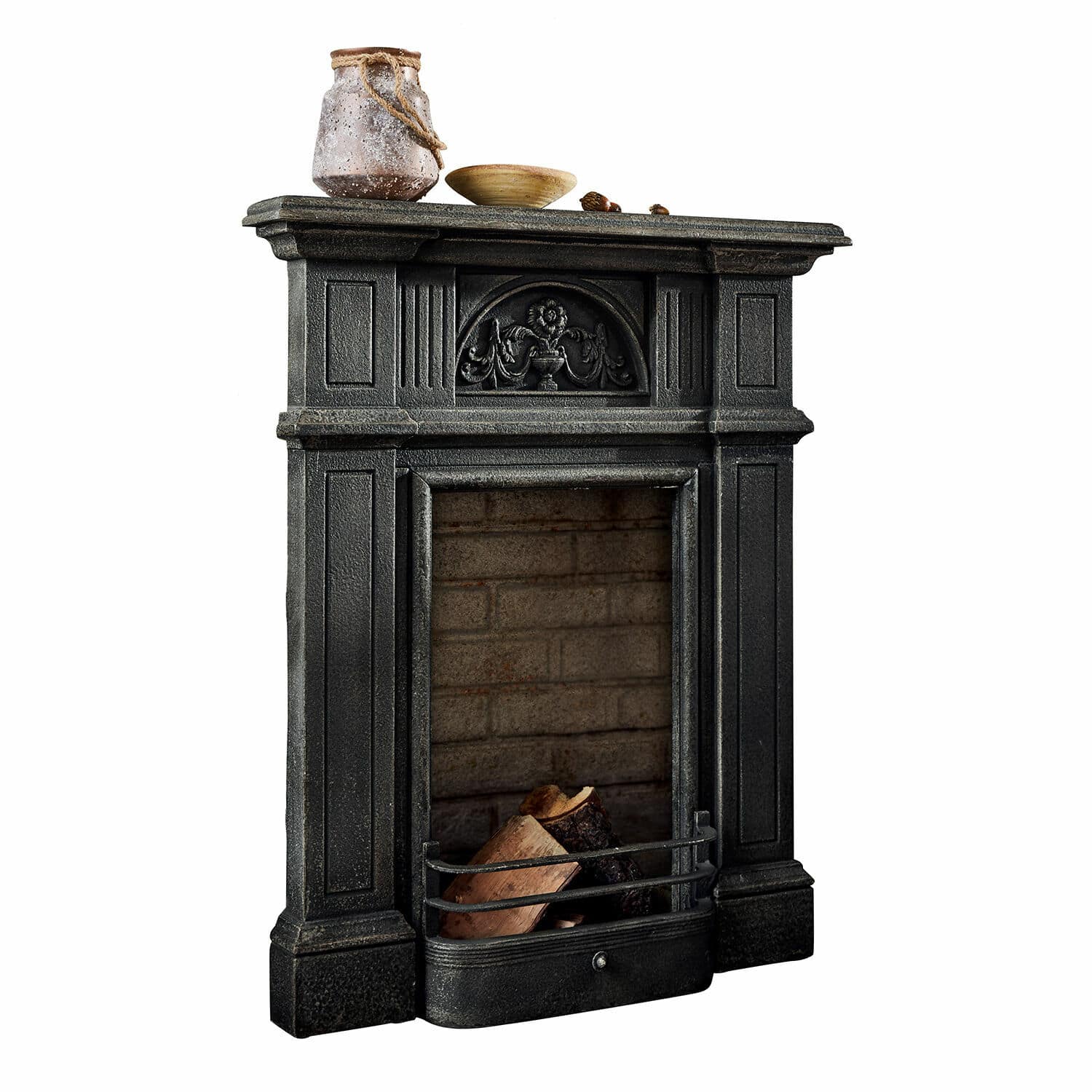 Manteau de cheminée Corvelle Cheminée noire avec façade décorative et bûches en bois, élément décoratif élégant pour salon