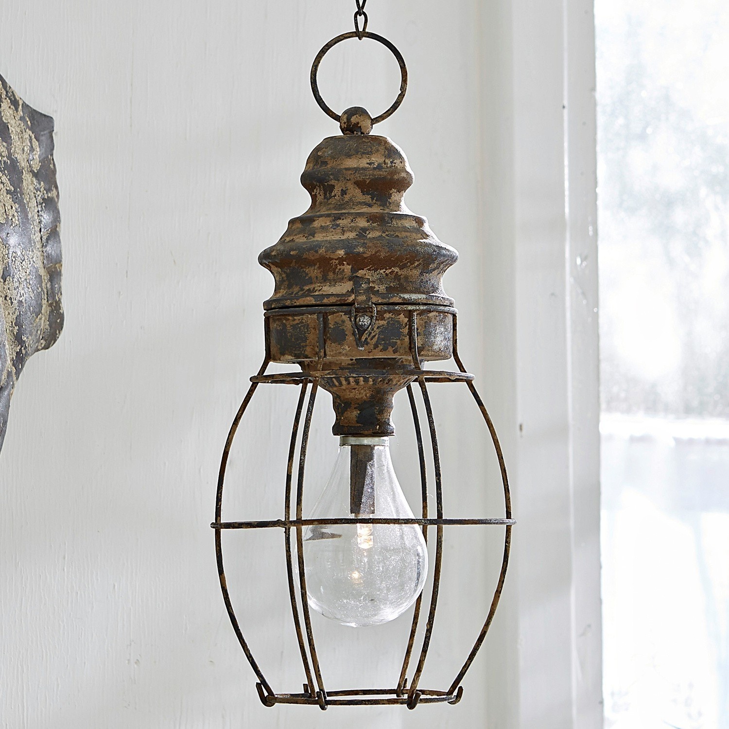 Lanterne LED Hemsboro Suspension en métal vieilli avec cage, lampe industrielle pour décoration intérieure vintage