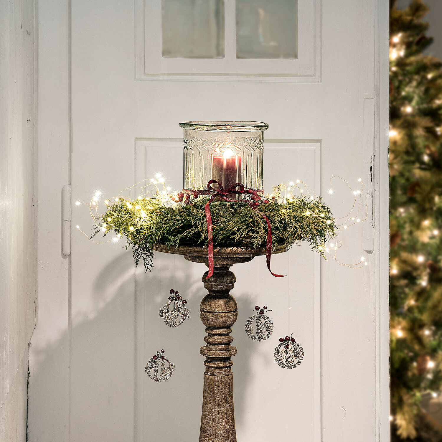Couronne Willara Bougeoir en bois avec couronne verte, rubans rouges et guirlandes LED pour décoration de Noël