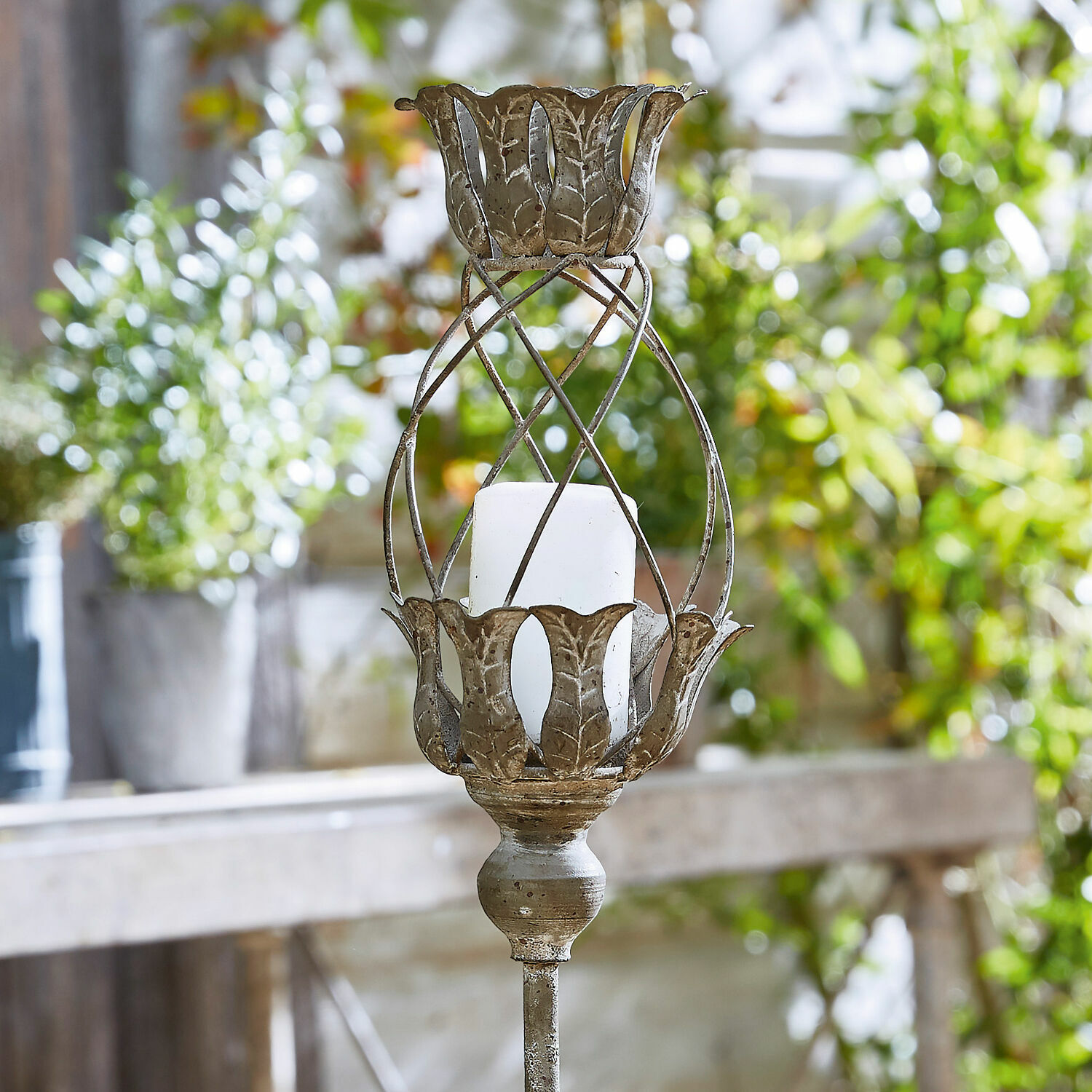Lanterne Ciranne Bougeoir en métal avec bougie blanche au style rustique pour décoration intérieure et jardin