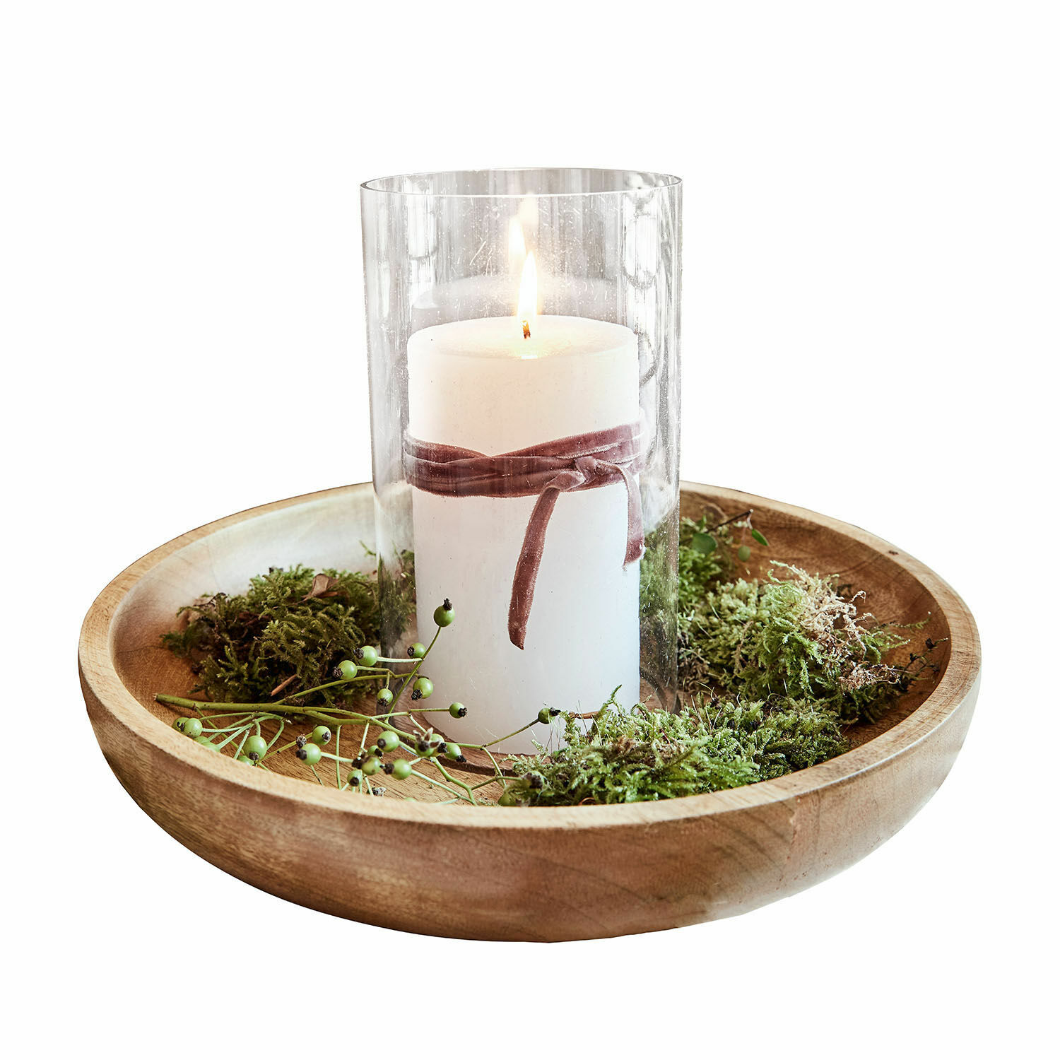 Plateau à bougies Rocio Bougie blanche dans un verre cylindrique sur un plateau en bois avec mousse verte décorative