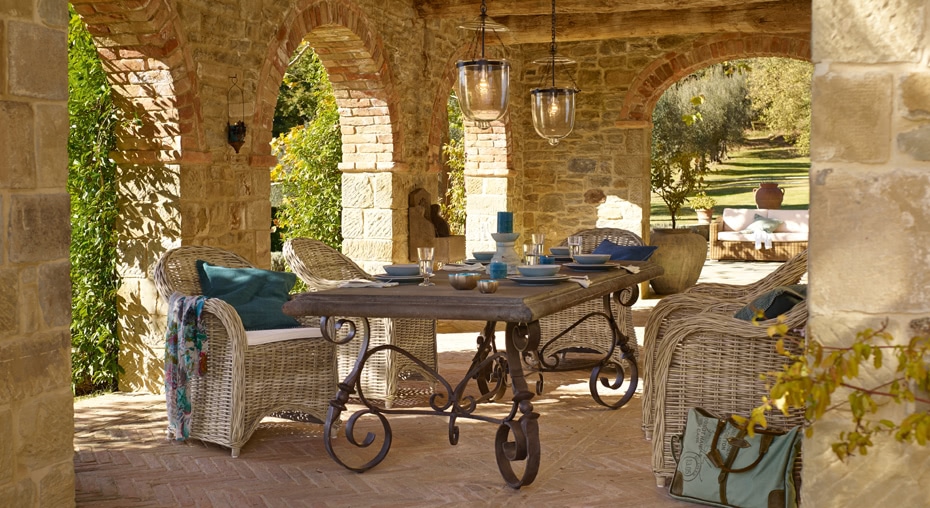 DES TABLES PARFAITEMENT DRESSÉES