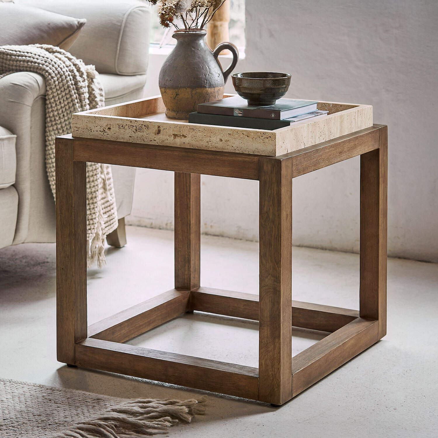 Table d’appoint Edwyn Table carrée avec cadre en bois et plateau en pierre claire, style naturel pour salon moderne