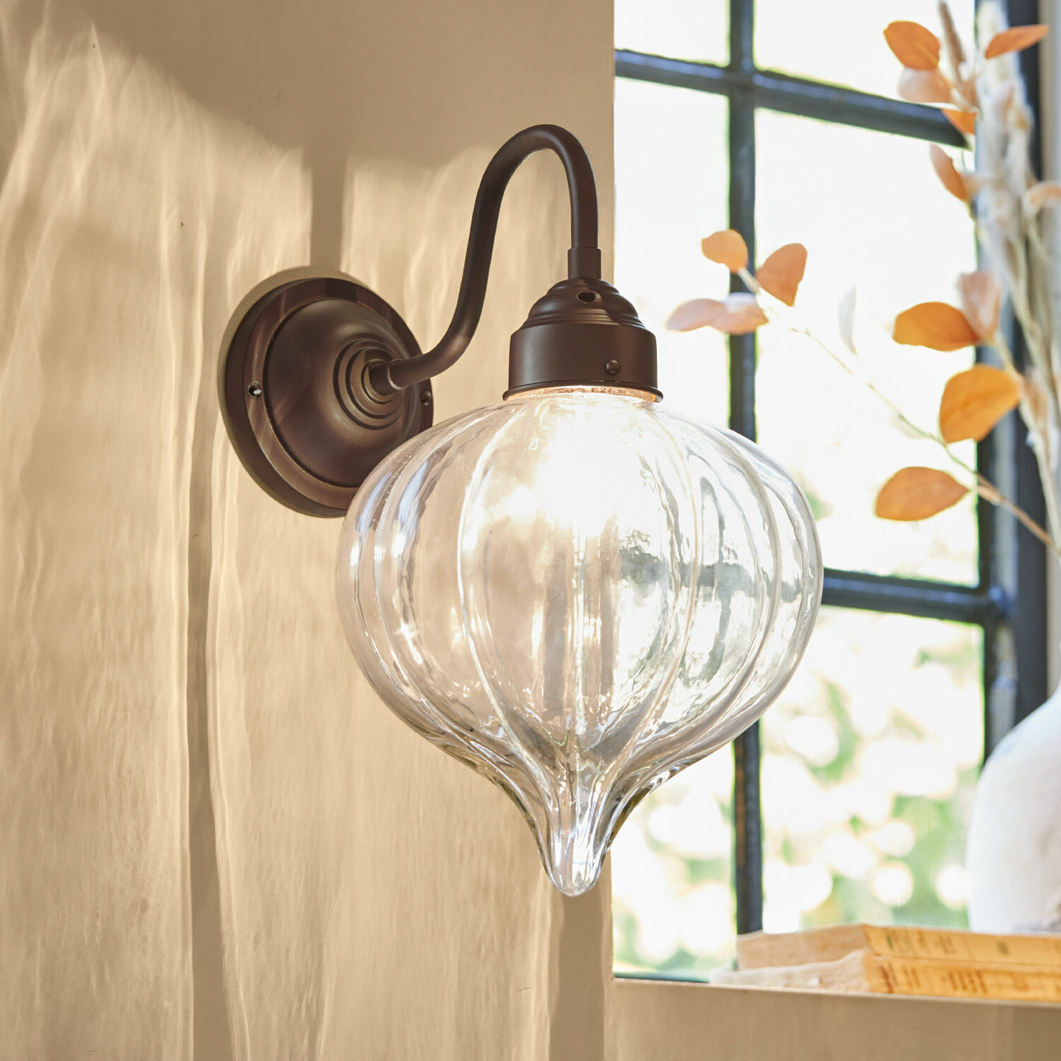 Applique Baisse Applique murale en verre transparent avec support en métal brun pour décoration intérieure